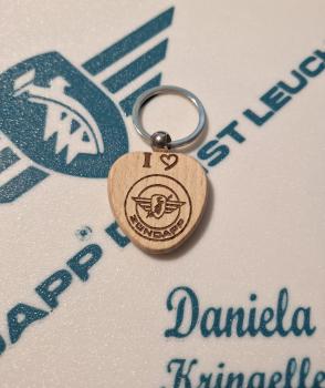 Herzförmiger Schlüsselanhänger aus Buche gelasert mit " I ❤️ Zündapp Emblem